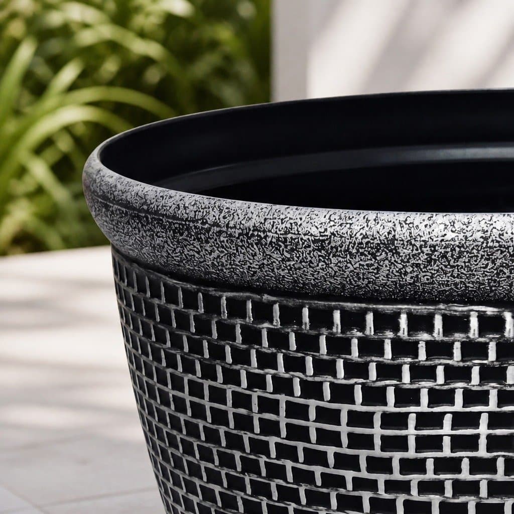 Outdoor Garden Planter Set of 2 Plastic Pots 30cm