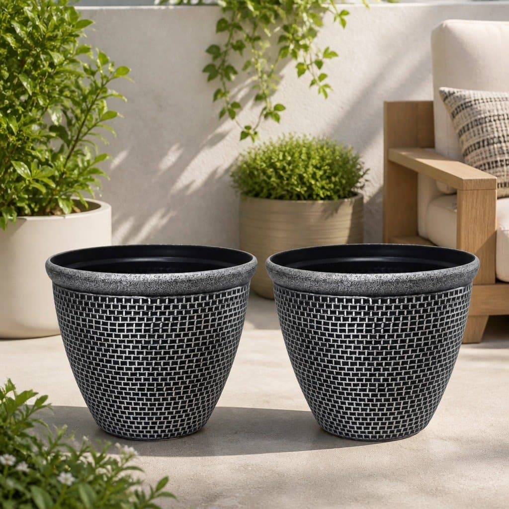 Outdoor Garden Planter Set of 2 Plastic Pots 30cm