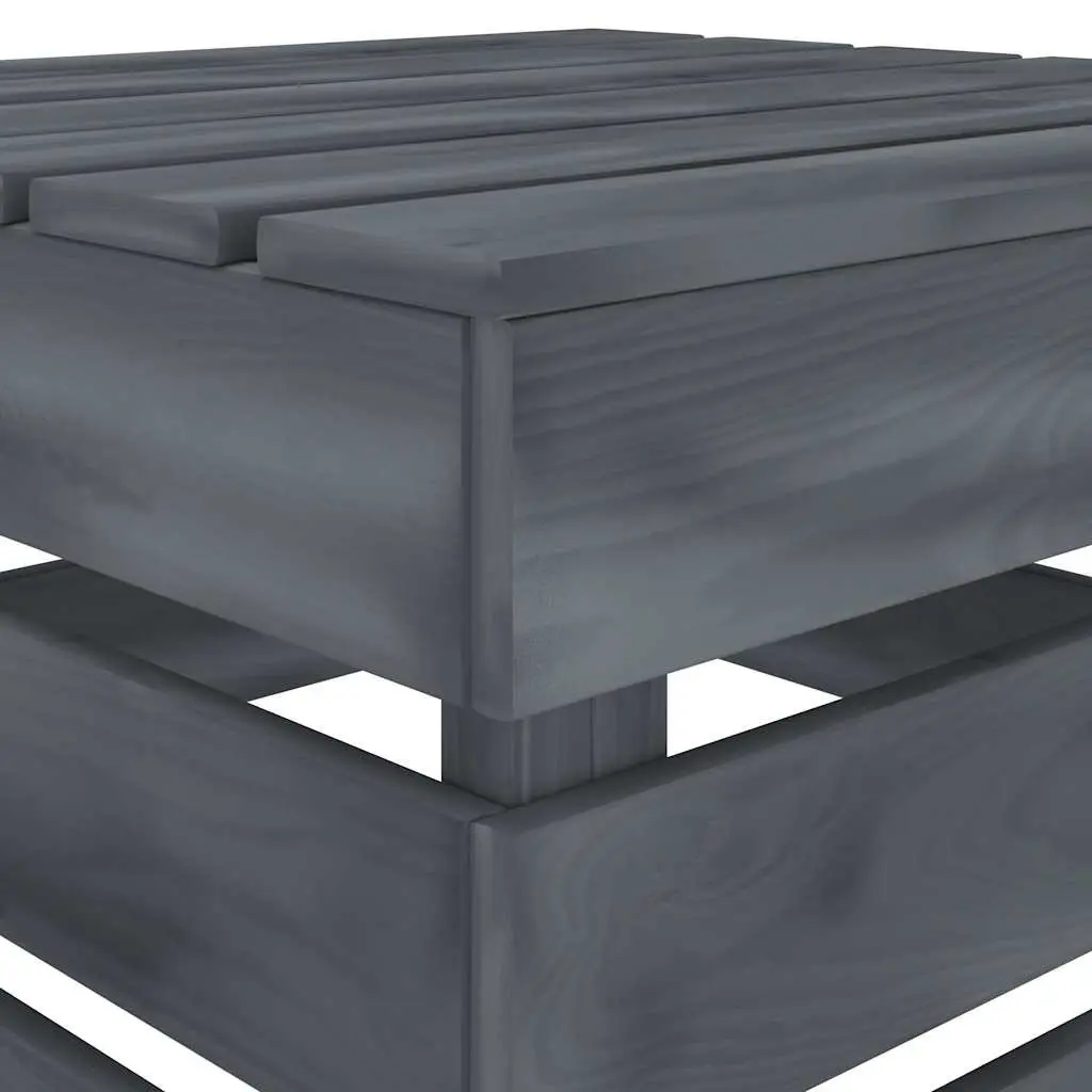 Grey Garden Pallet Table for Outdoor Spaces