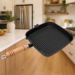 20x20 cm Cast Iron Grill Pan with Wooden Handle
