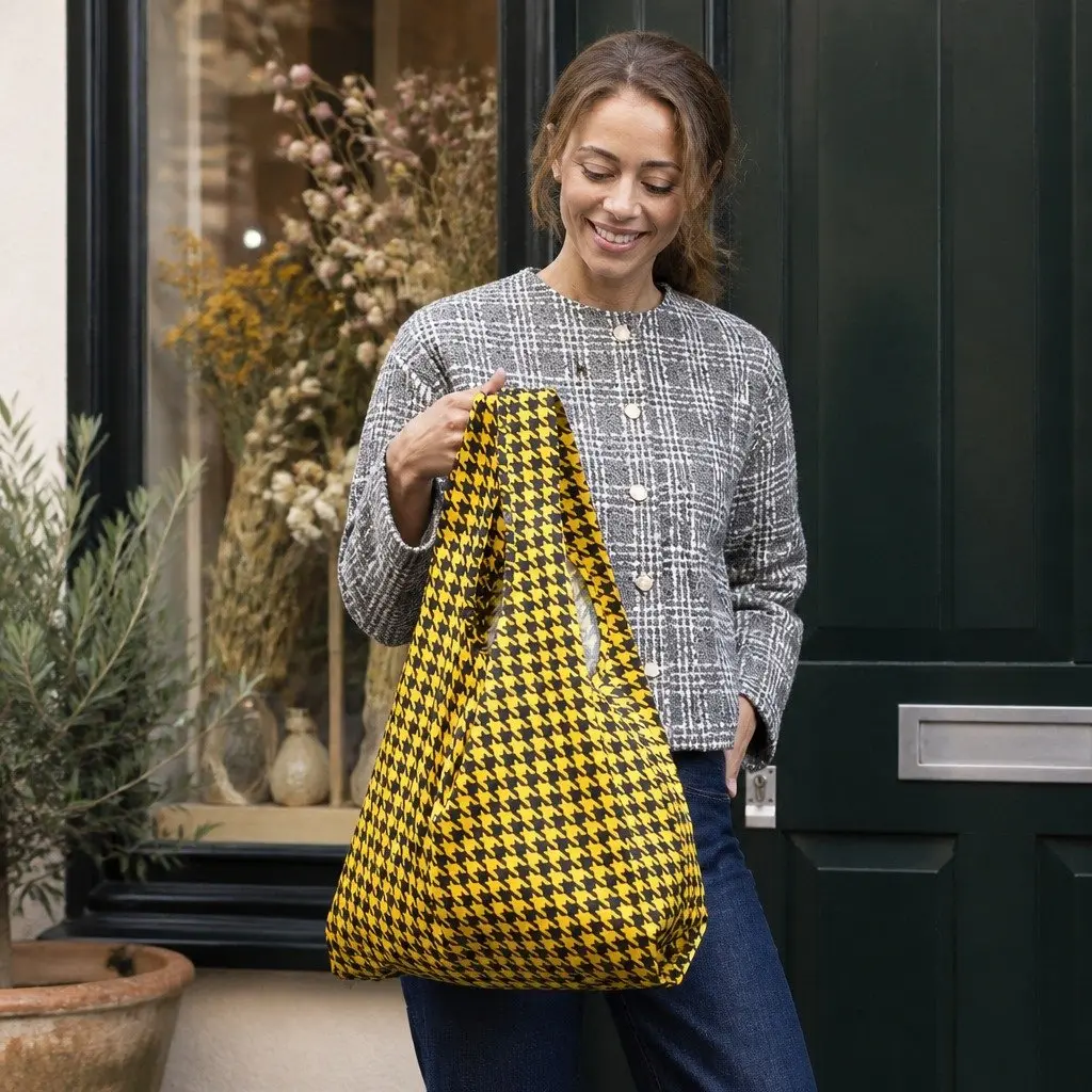 Foldable Grocery Tote in Dogtooth Pattern
