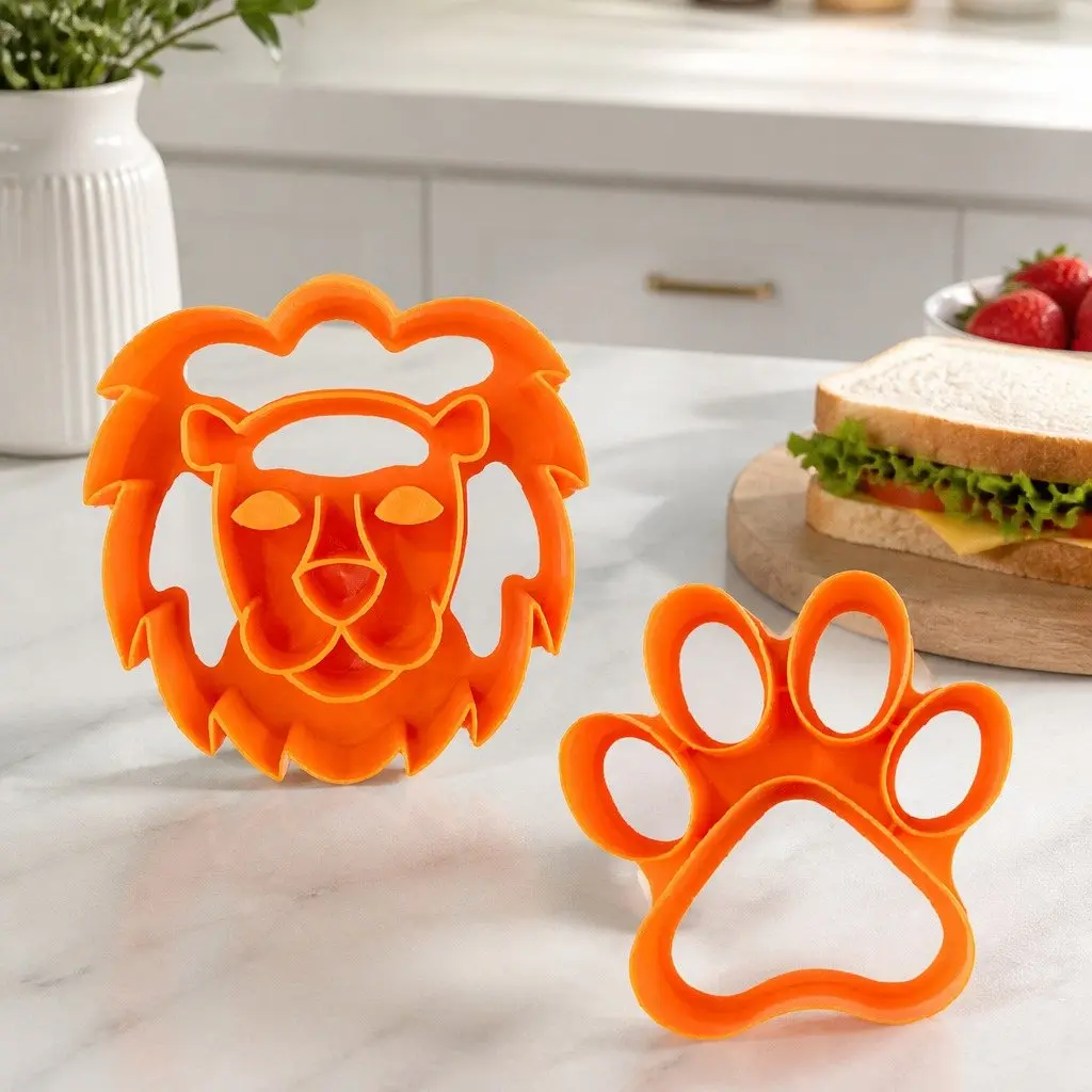 Sandwich Cutter Set Plastic Large Lion Paw Print