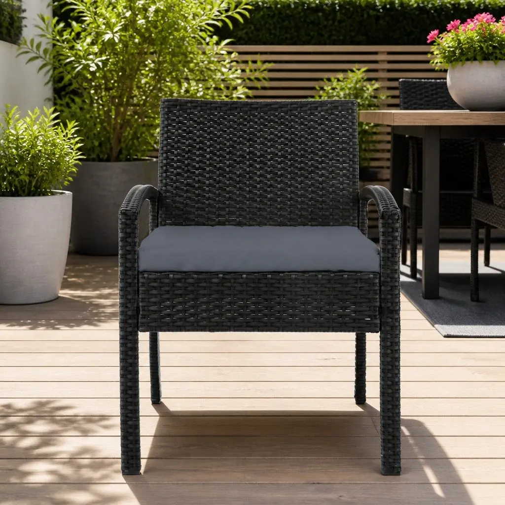 Black Wicker Lounge Chair for Outdoors