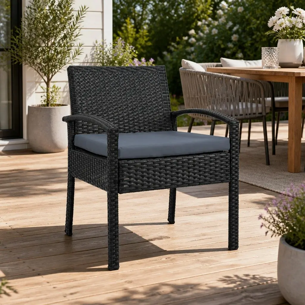 Black Wicker Lounge Chair for Outdoors