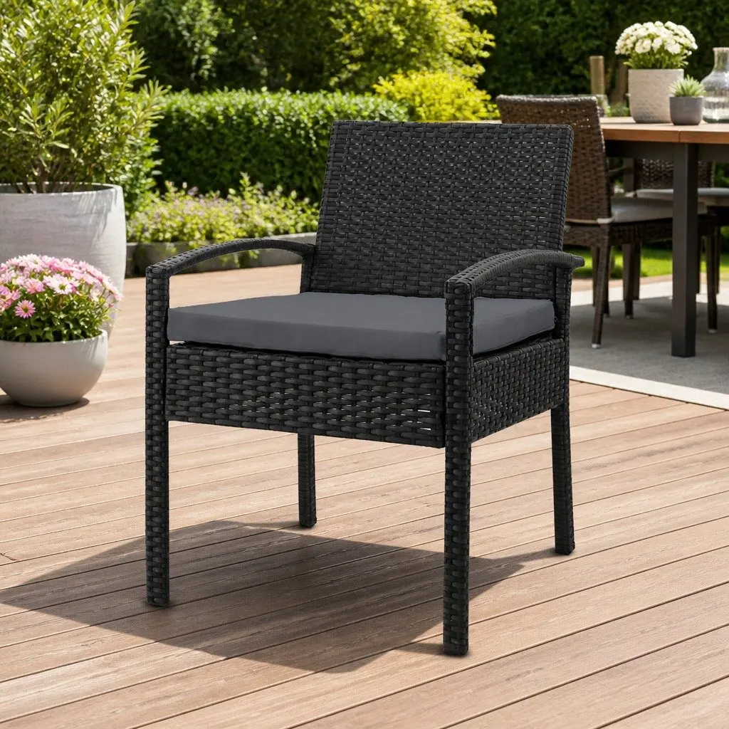 Black Wicker Lounge Chair for Outdoors