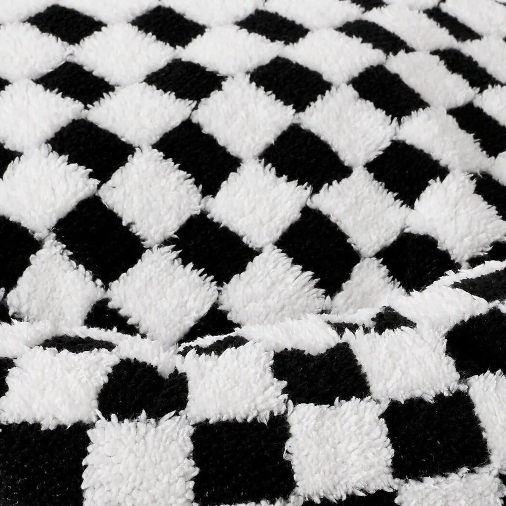Checkered Circular Plush Dog Bed with Washable Cover