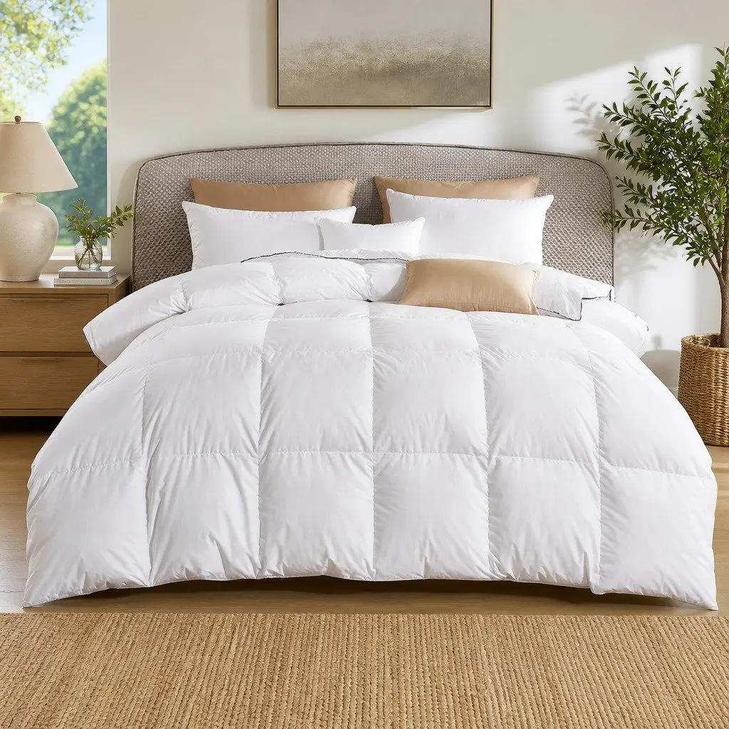 Double Goose Down Feather Quilt 700GSM Baffle Construction Warm Lightweight